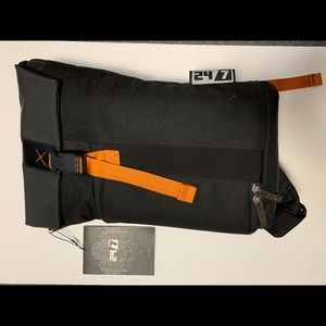 24/7 Sling camera Bag